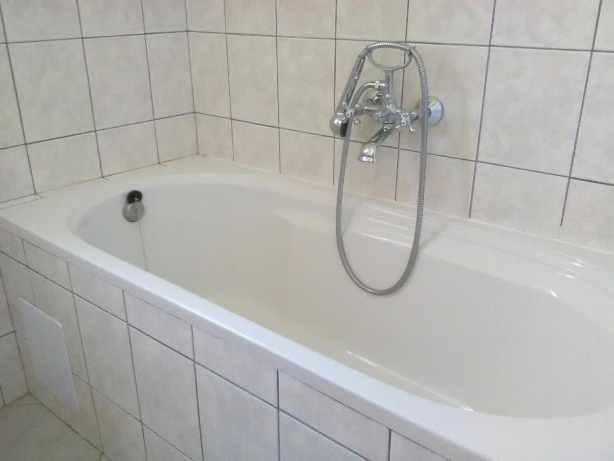 Apartments Zvonimir,Place By The Sea Mirca  Ngoại thất bức ảnh